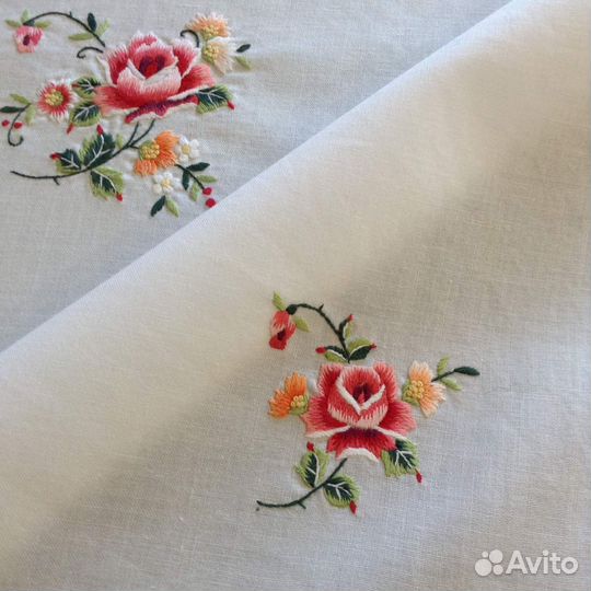 Скатерть вышитая