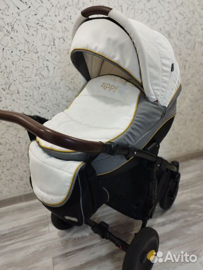 Коляска 3 в 1 Tutis Zippy Viva серый/белый