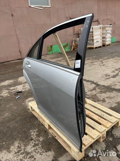 Дверь задняя правая Mercedes S-Class W221