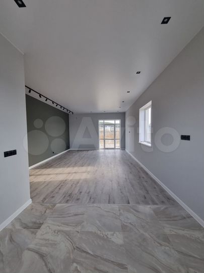 Коттедж 103 м² на участке 6 сот.