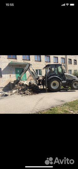 Экскаватор-погрузчик