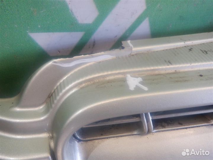 Решетка радиатора Тойота Хайлендер