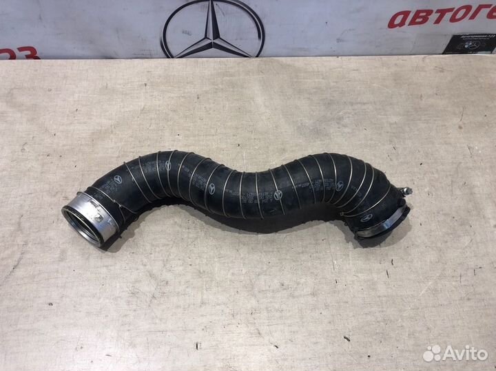 Патрубок интеркулера правый Mercedes C200 W204