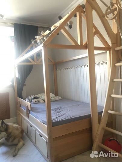 Кроватка детская домик