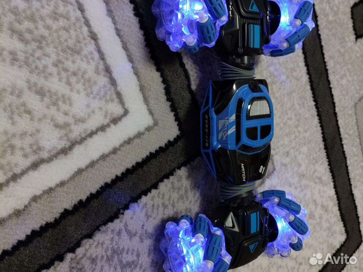 Машинка на р/у с браслетом для управления от руки