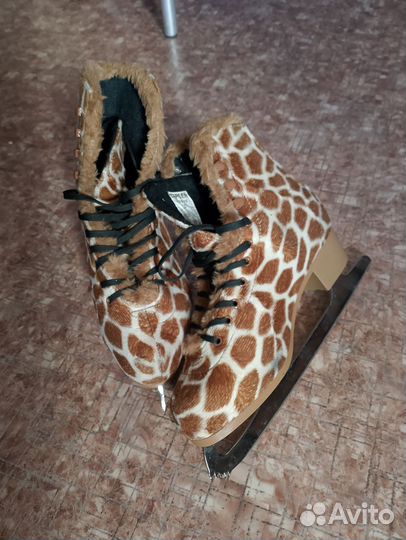 Роликовые коньки продажа