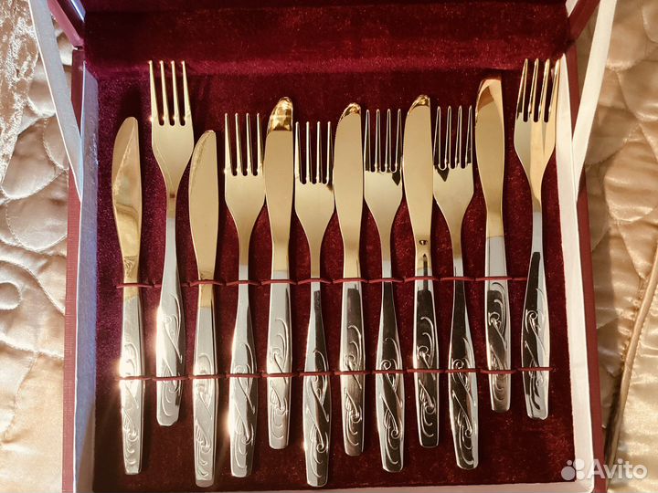 Наборы позолоченных столовых приборов времен СССР