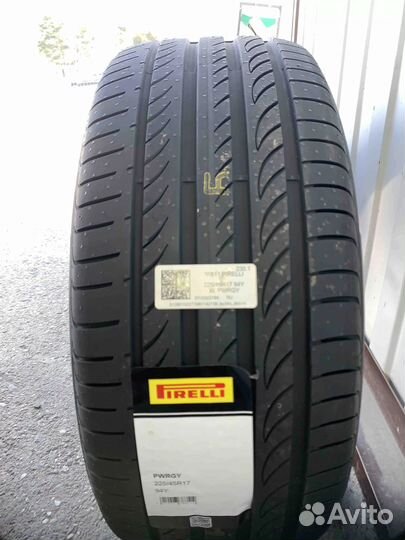 Pirelli Powergy 215/50 R17 95Y