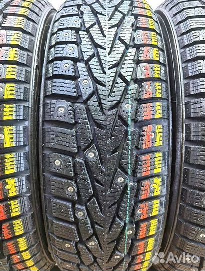 Nokian Tyres Hakkapeliitta 7 215/55 R17 86T
