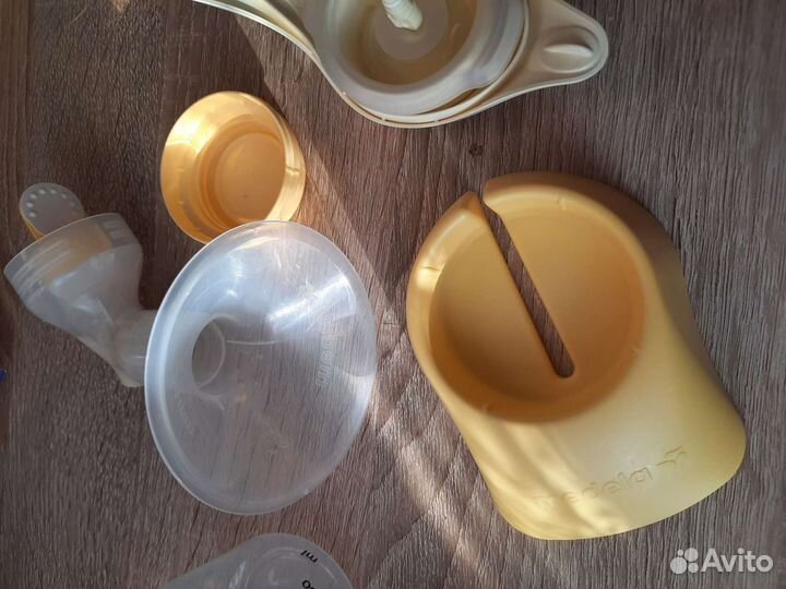 Молокоотсос medela ручной
