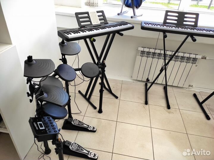 Гитара / укулеле новая Music Shop