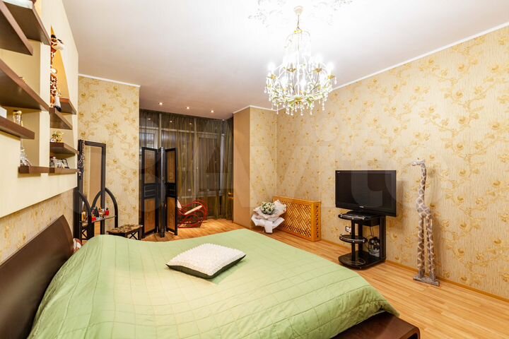 4-к. квартира, 132 м², 3/6 эт.