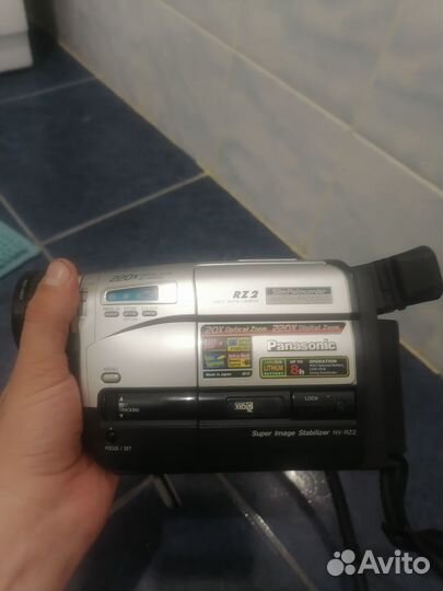 Видеокамера Panasonic RZ2