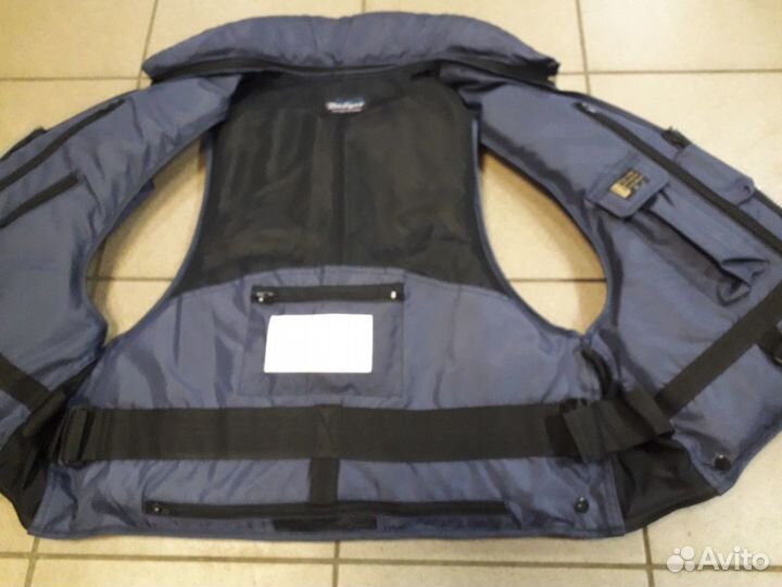 Жилет спасательный