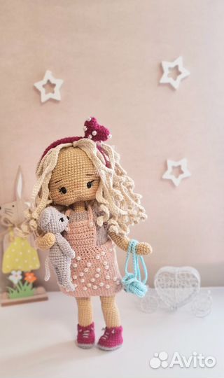Вязаная кукла ручной работы