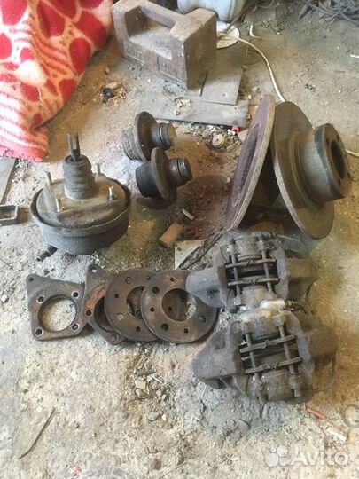 Вакуумный усилитель, комплект тормозов в