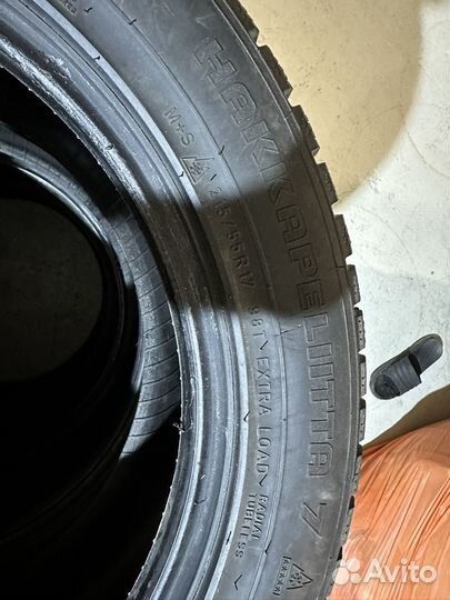 Nokian Tyres Hakkapeliitta 7 215/55 R17