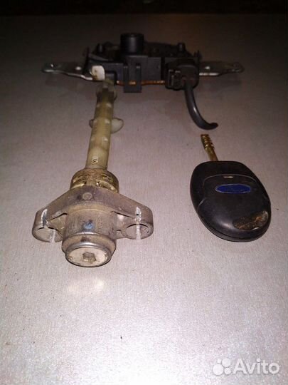 Замок капота с ключом Форд Мондео 3