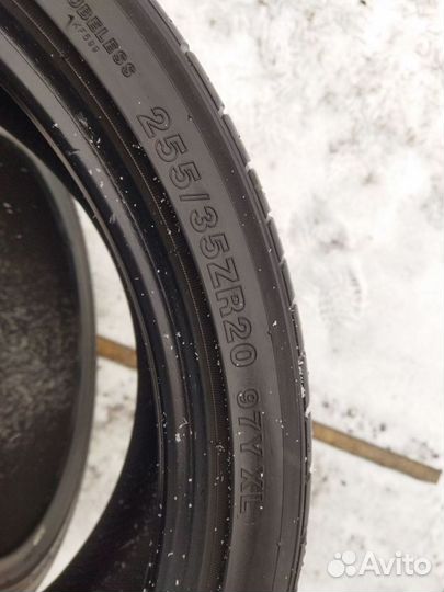 Kinforest KF-550 255/35 R20