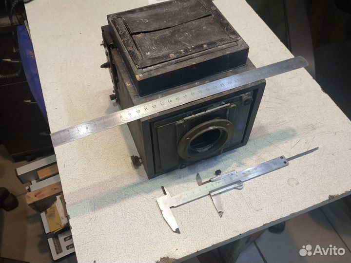 Старинный фотоаппарат