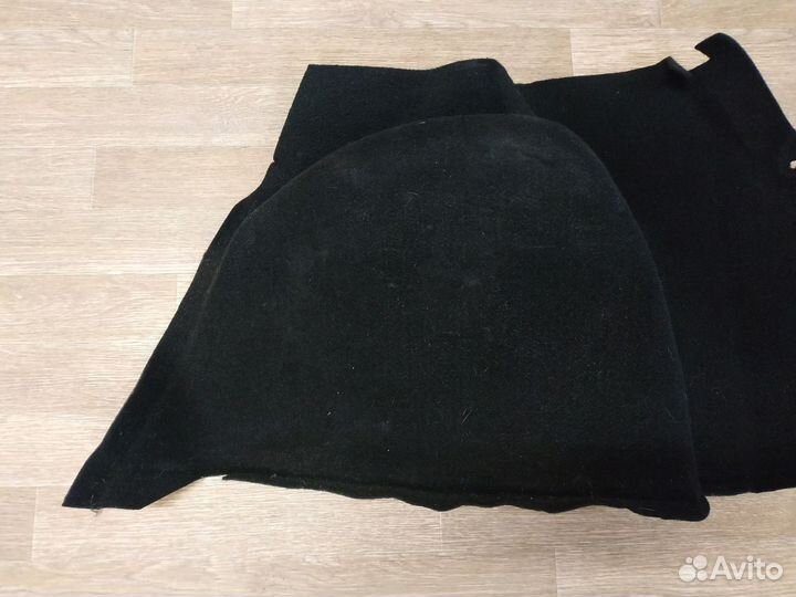 Обшивка багажника правая Ford Fusion (2002-2012)