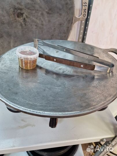 Чугунный садж, крышка-сковородка, подставка