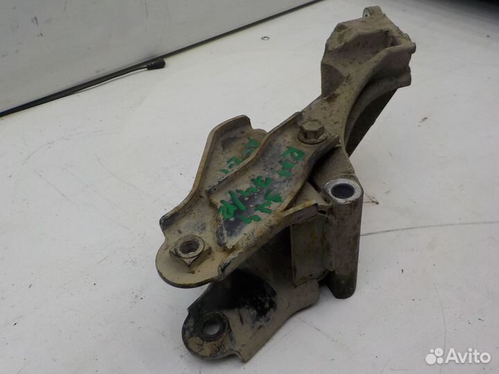 Опора двигателя Suzuki SX-4 2006