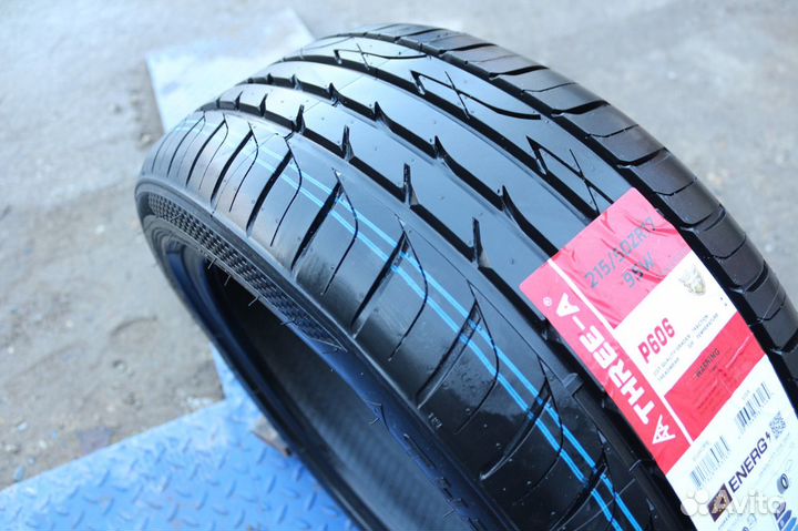 Three-A P606 215/50 R17 95W