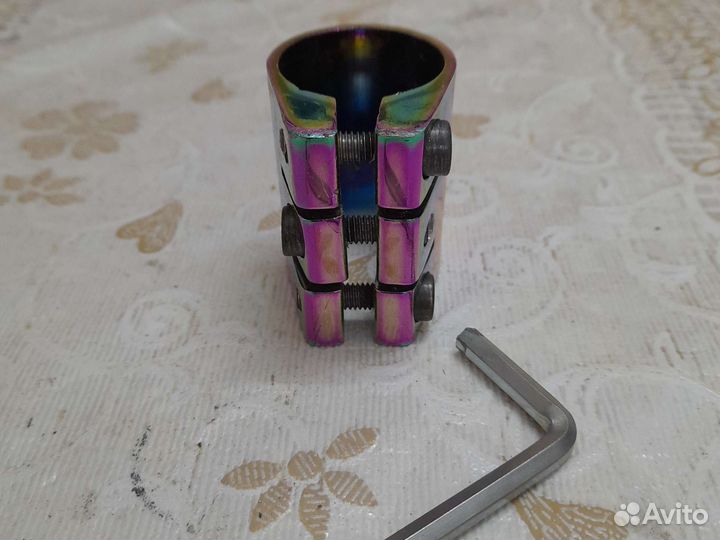 Зажим для трюкового самоката