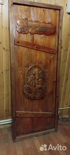 Дверь из массива дерева