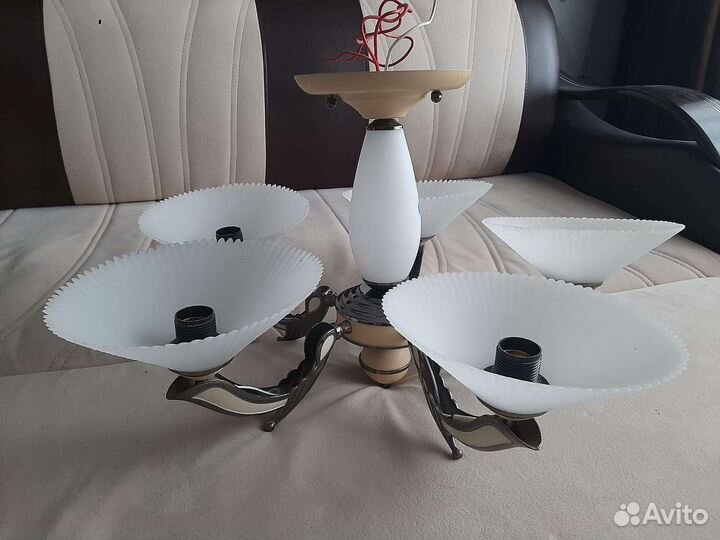 Продаётся люстра