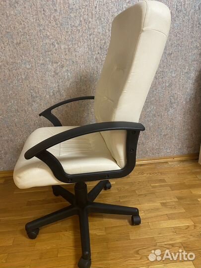Компьютерное кресло