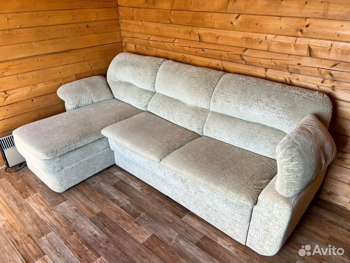 Угловой диван и кресло бу