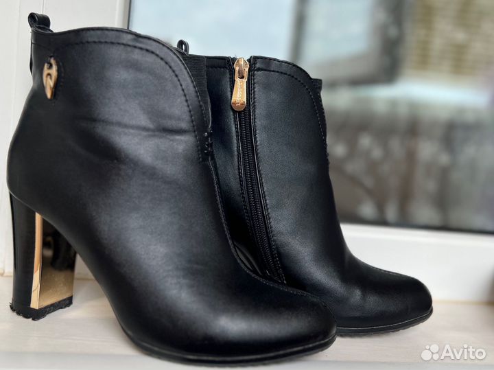 Ботинки на каблуке