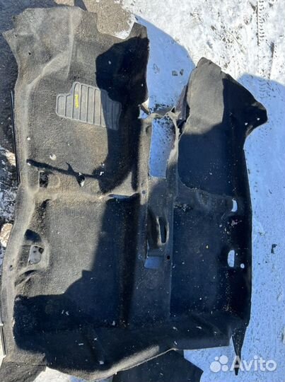 Пол салона обшивка пола Renault Duster