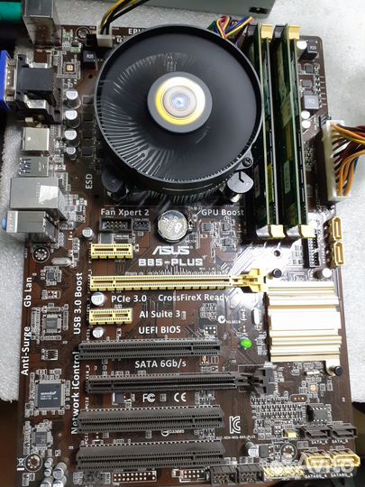 Мат плата Asus B85-plus + i5-4440 + 12гб