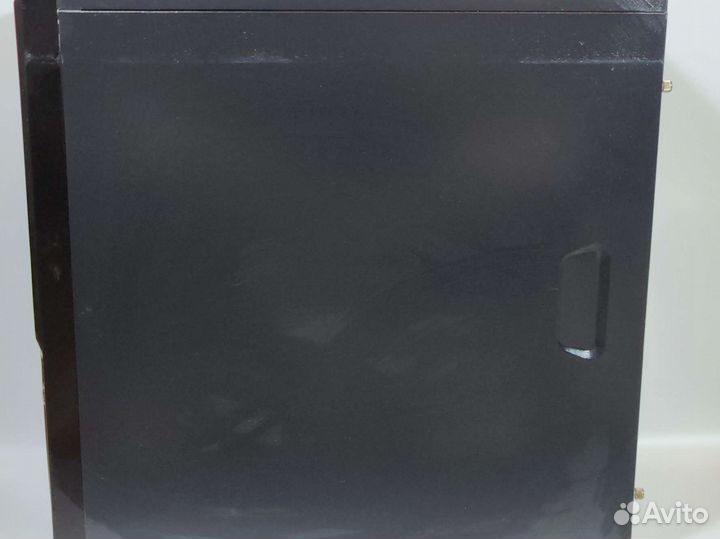 Игровой компьютер с девайсами