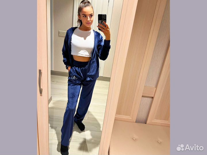 Велюровый костюм женский спортивный