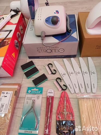 Маникюрный набор с аппаратом Стронг и сухожар