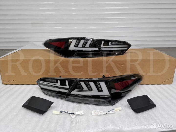 Задние фонари Toyota Camry 70 белые