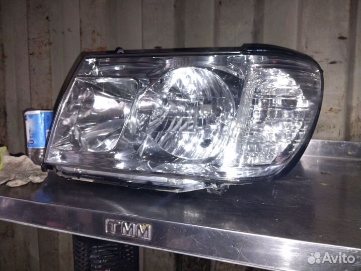 Фара Toyota Land Cruiser 100