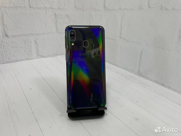 Samsung Galaxy A40, 4/64 ГБ
