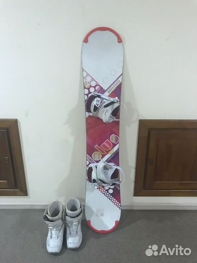 Сноуборд, крепления, ботинки комплект