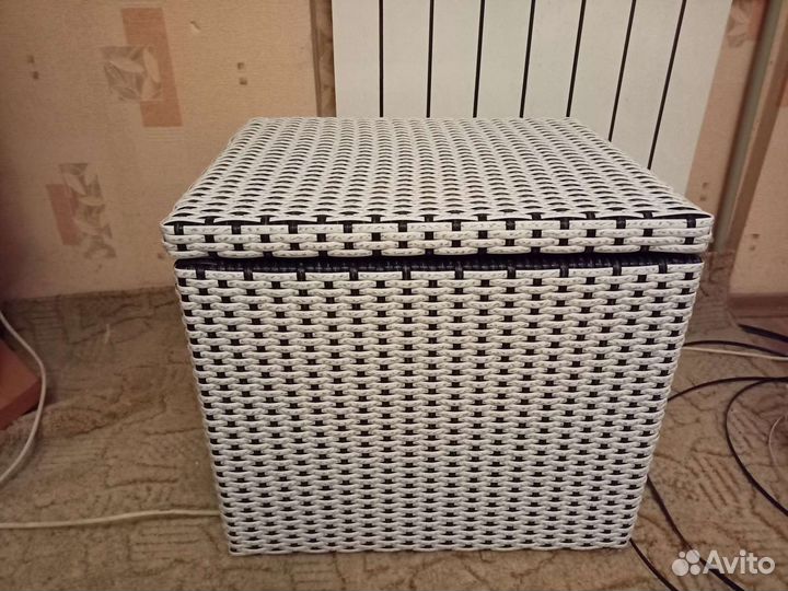 Корзина (ящик) из ротанга