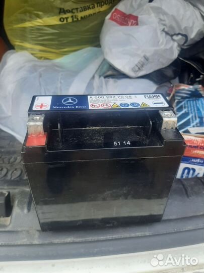 Аккумулятор автомобильный на mercedes