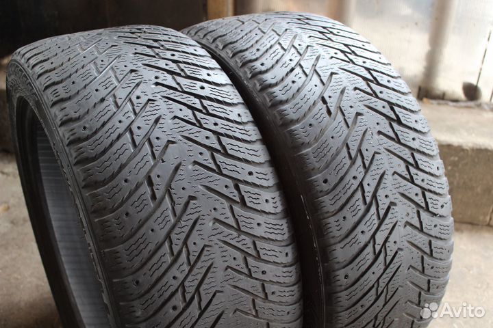 Nokian Tyres Hakkapeliitta 8 235/45 R18 98T