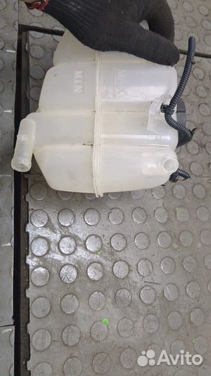 Бачок расширительный Volvo XC60 2017, 2019