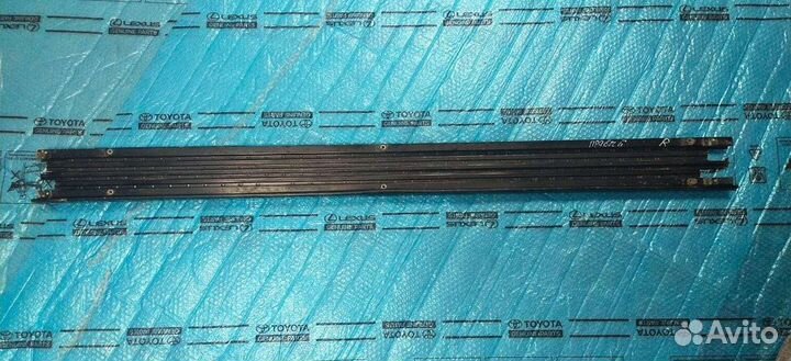 Подножка правая Land Cruiser 200