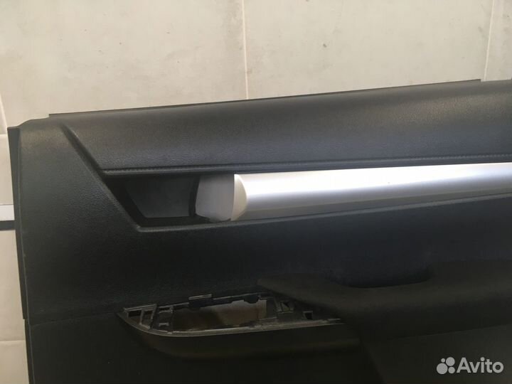 Обшивка двери задней правой Hi Lux 2015