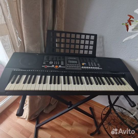 Синтезатор Tesler 6180